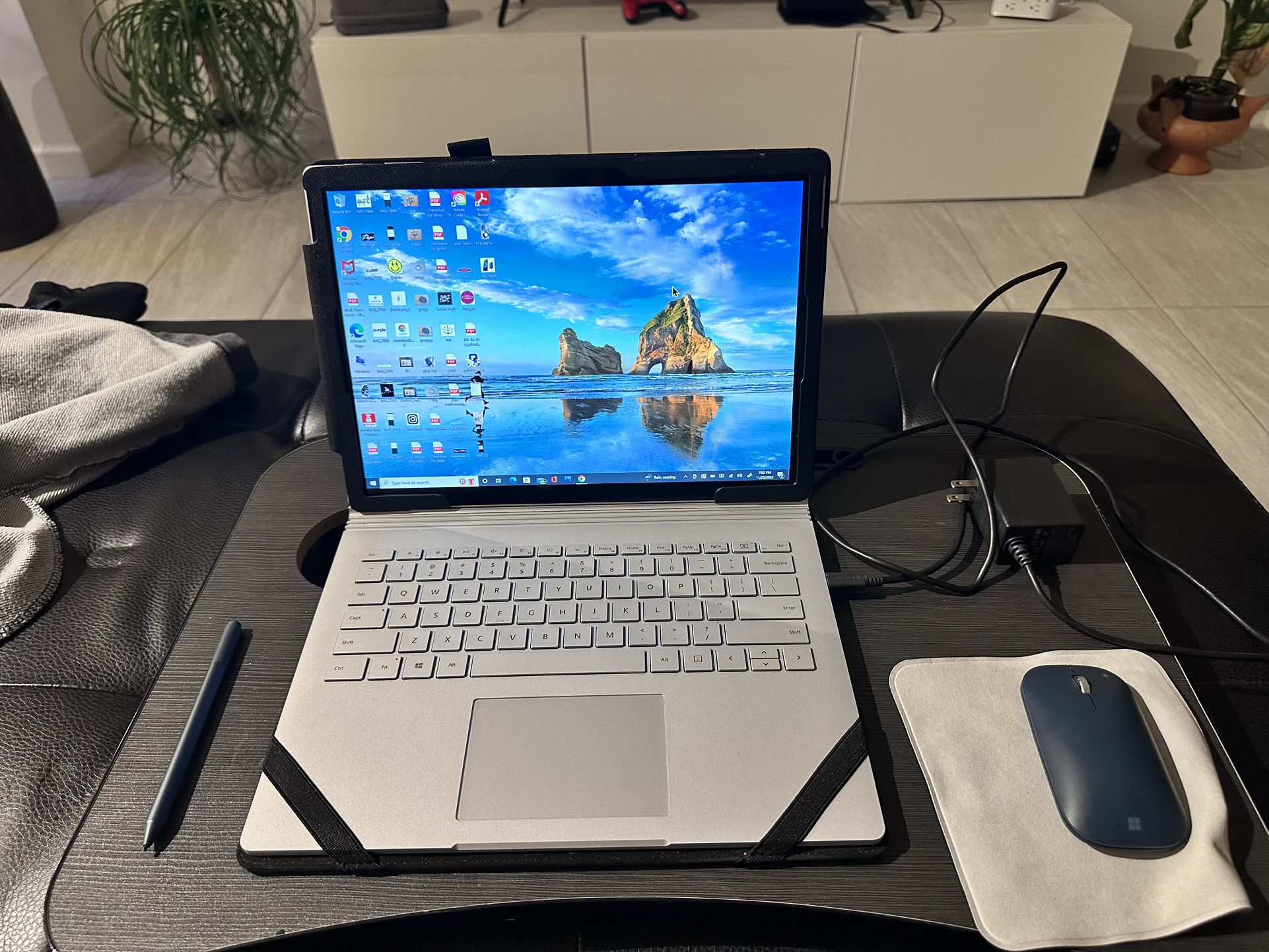 Laptop Surface Book 2 With Pen & Mouse