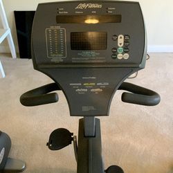 Life Fitness 90R Electric Exercise Bike