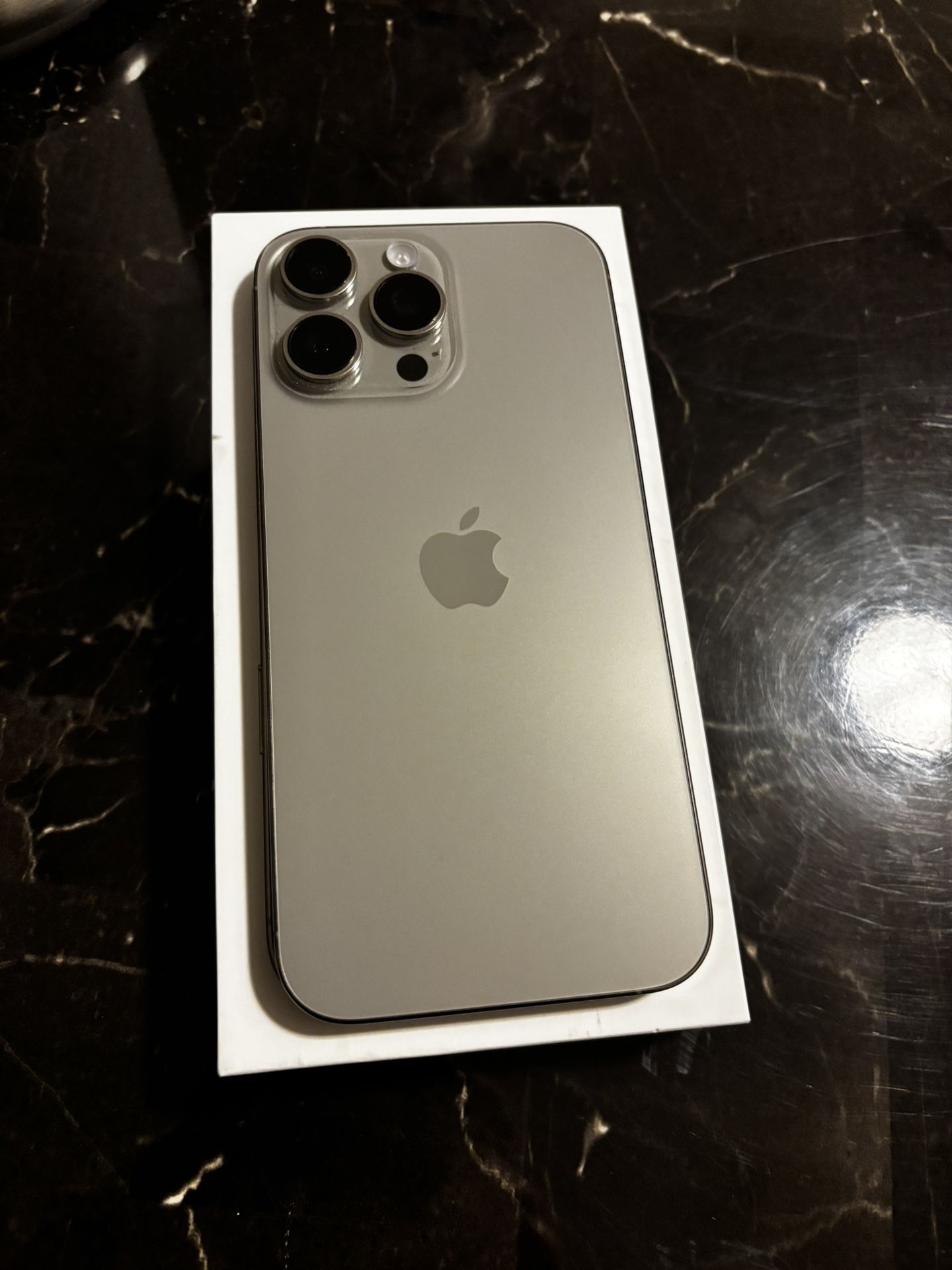 Iphone 16 Pro Max , Natural Titanium 512 GB