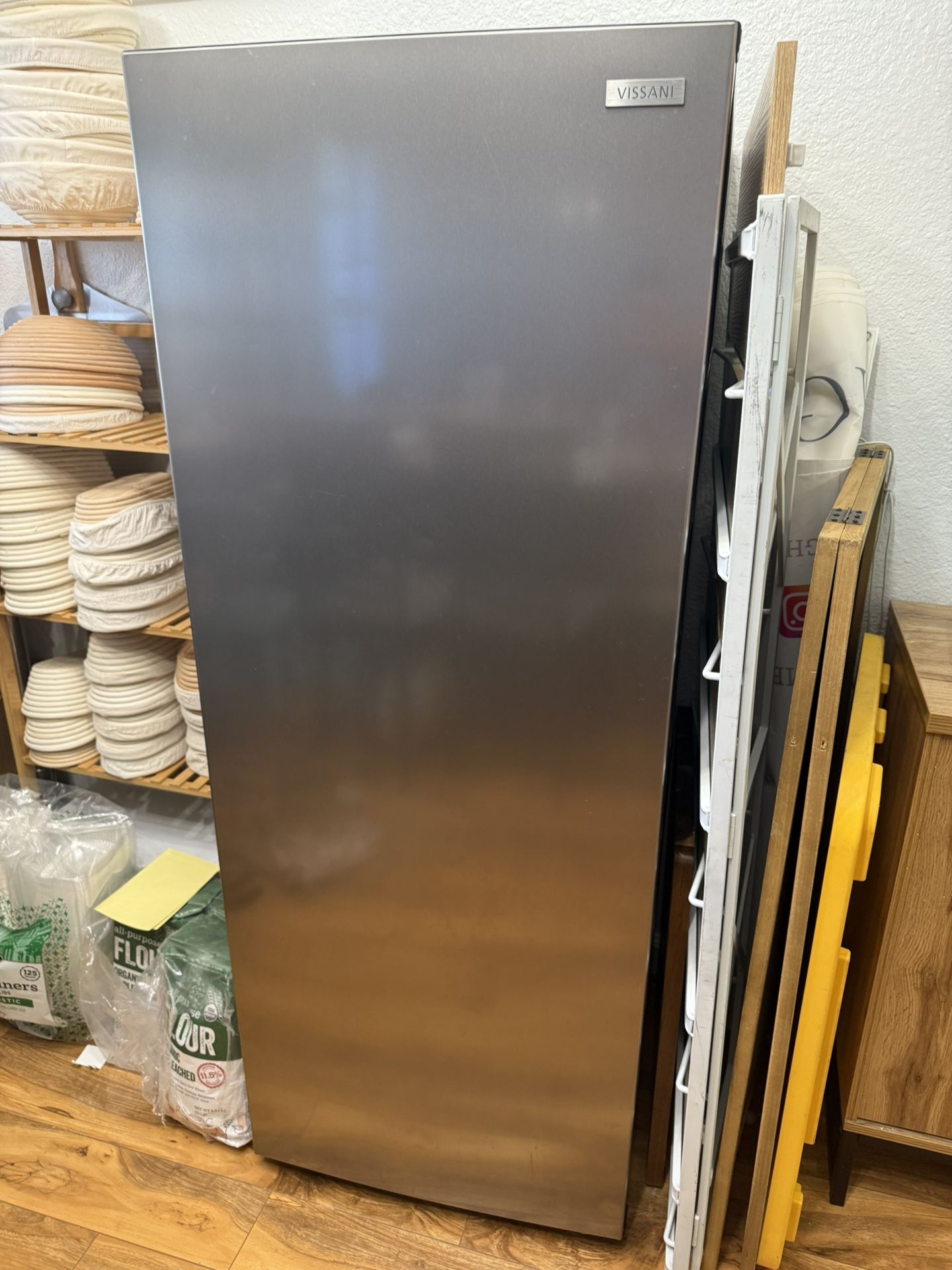 Visanni Fridge/Freezer