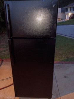 GE Refrigerator GIE18GTHMRBB