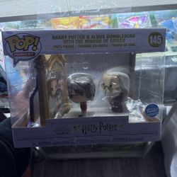Funko POP! Movie Moment features Harry Potter and Albus Dumbledore with The Mirror Erised