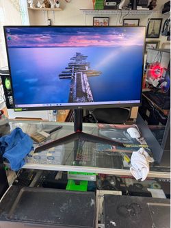 LG UltraGear 27” 240Hz IPS Gaming Monitor – 1ms – G-SYNC Compatible – Borderless