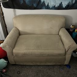 Loveseat w/ Pullout Bed