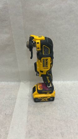 DeWalt reciprocating saw DCS 354 width 5AH battery