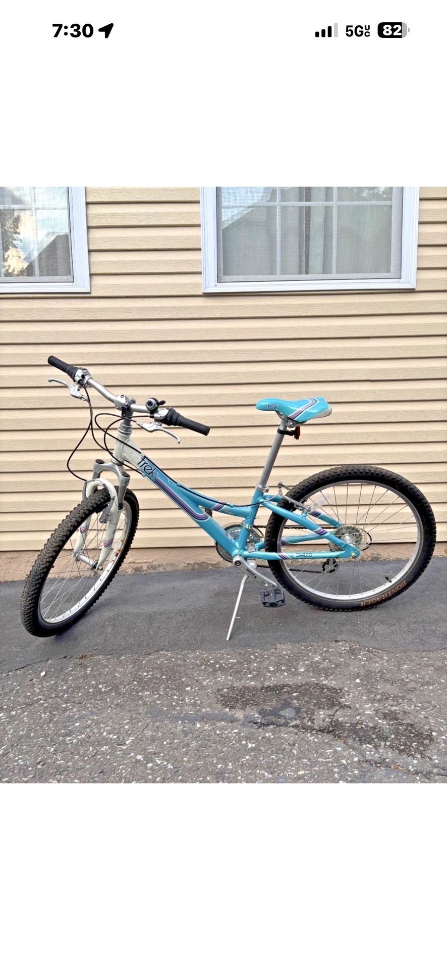 Girl's MT220 trek bike