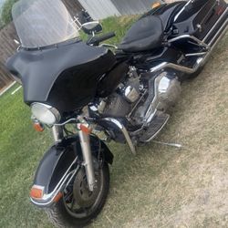 Moto HARLEY-DAVIDSON 95y 