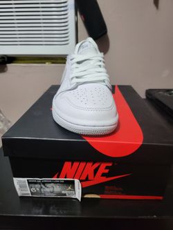 WMNS Air Jordan 1 Low OG