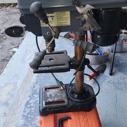 Central Machinery 5 Speed Drill Press With Light