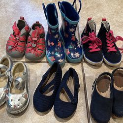 Girl shoes - Size 9 - 6 Pairs Total 
