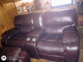 Reclining couch and reclining loveseat