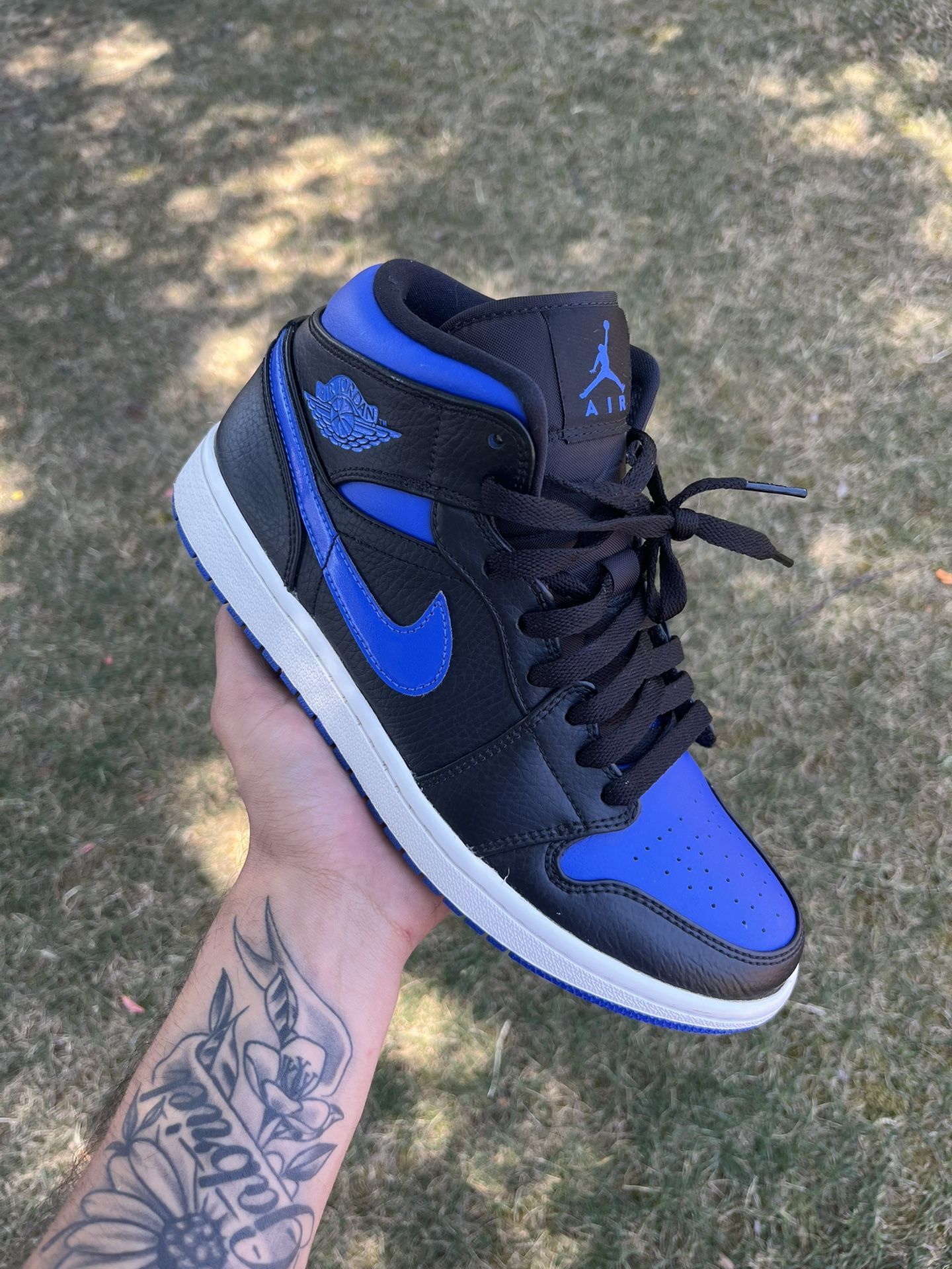 Jordan 1 Mid Royal