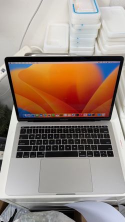 2017 MacBook Pro 13” i5 8GB 256GB – New Battery