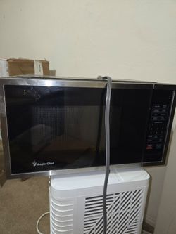Magic Chef Countertop Microwave