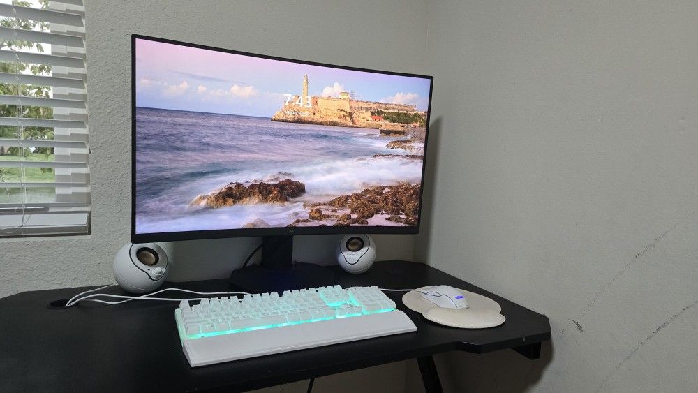 Gaming PC With Accessories