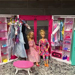 Barbie Closet Fun