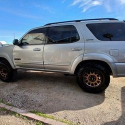 2004 Toyota Sequoia
