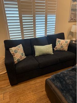 Living Spaces sofa bed like NEW!