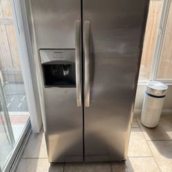 Frigidaire Refrigerator 