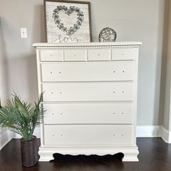 Cute Off white Vintage Dresser 