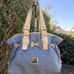 DOONEY & BOURKE  GOLD METALLIC CANVAS LEATHER DOUBLE STRAPS  SHOULDER BAG 🌷$100