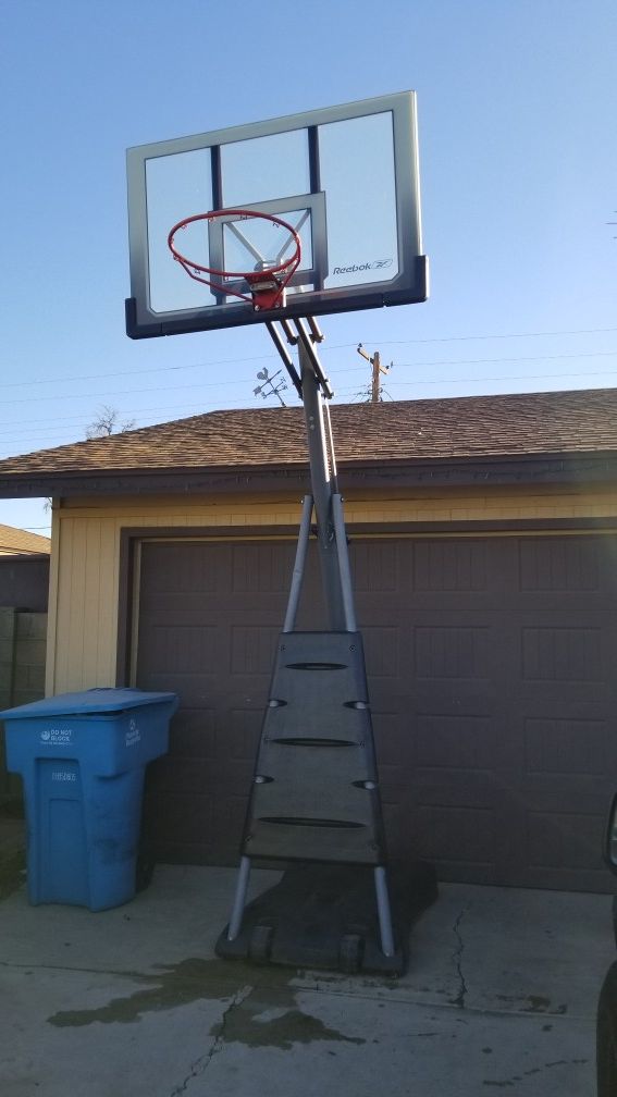 Reebok Portable Basketball Hoop for Sale in Phoenix, AZ OfferUp