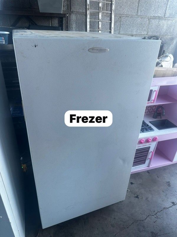 Fridge N Freezer