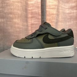 Baby Air Force 1 Size 7c. 40$
