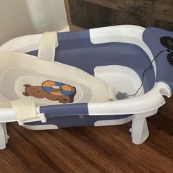 Free Baby Bathtub – Infant Tub w/ Cushion Insert