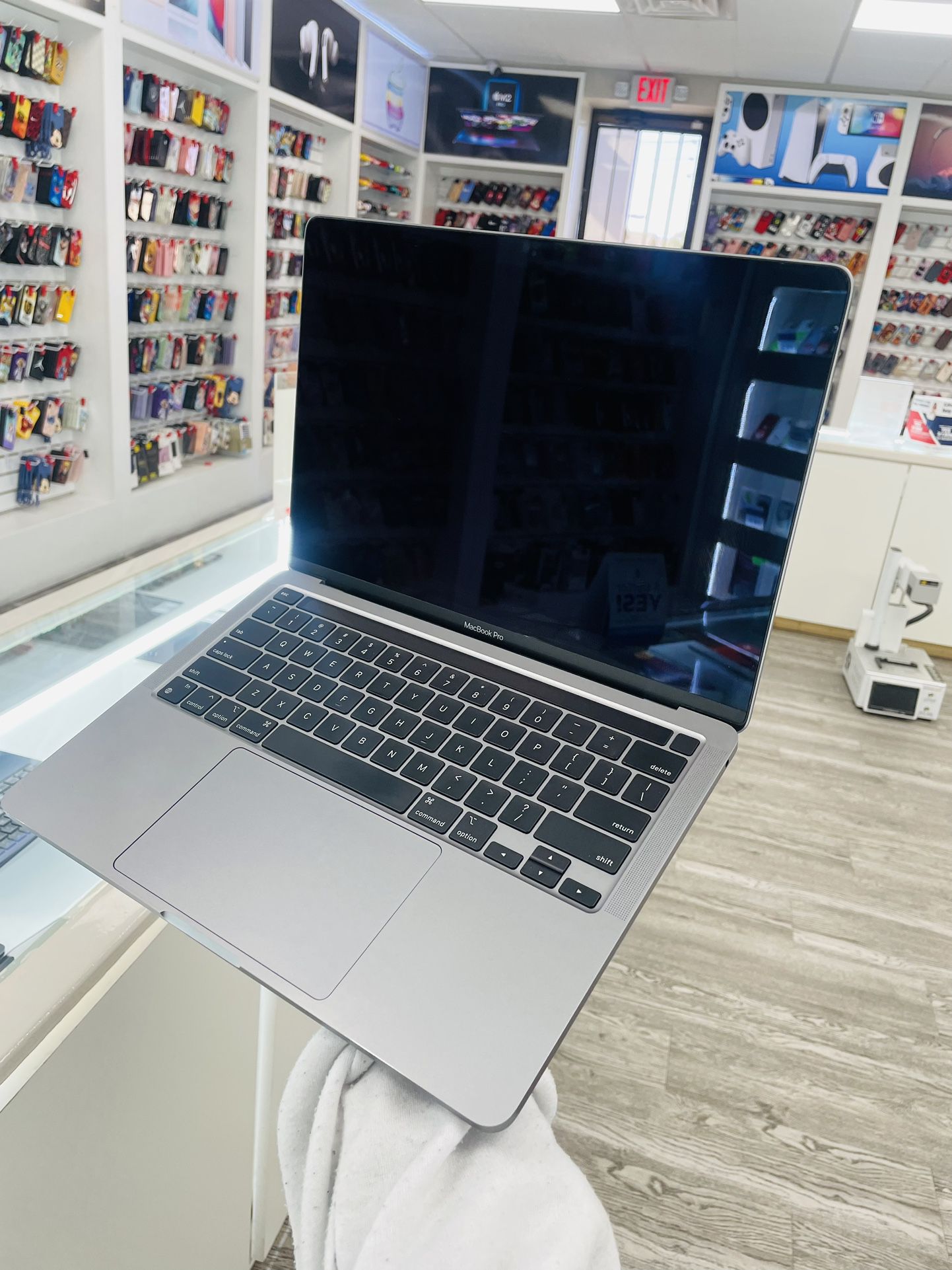 MacBook Pro 13 Inch M1 2020 8gbram 256gb 