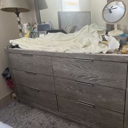 King Bedroom Set. New. With Matters 