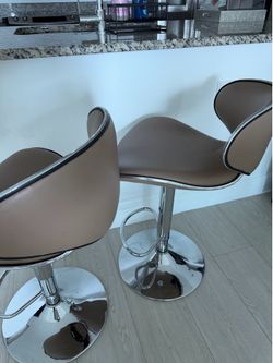 Set of bar stools