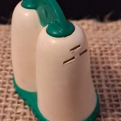 All In One Retro Arcrylic Salt & Pepper Shakers 