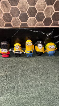 MINION.   TOYS.     LOT.  5