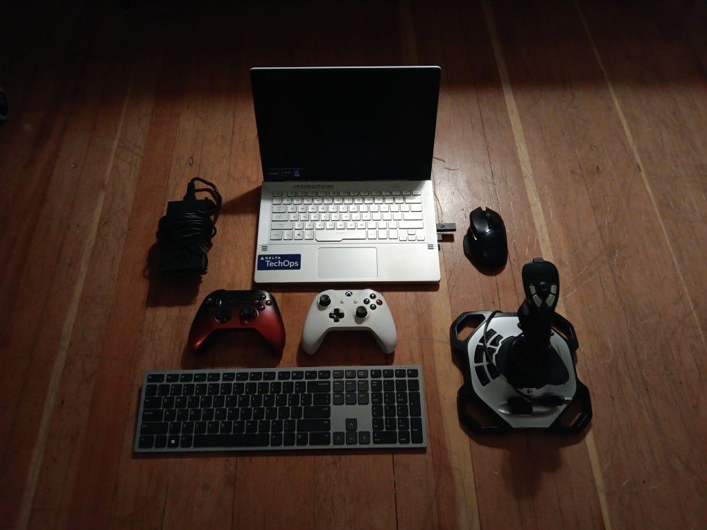 Asus ROG Zephyrus G14 Gaming Laptop Gamer Bundle 