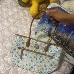 New Disneyland Aulani Dooney & Bourke Mickey Minnie Mouse Donald Blue Purse Bag