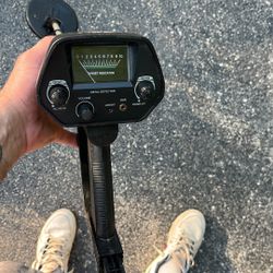 W Winner pro  Barska  metal detector