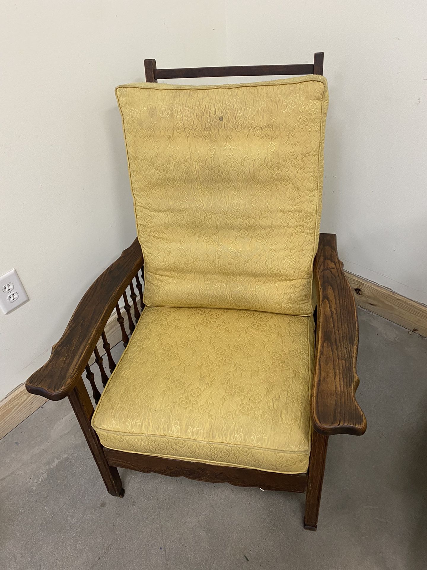 Antique Recliner Circa 1910 Morris Chair
