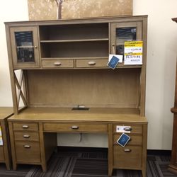 2pc Hutch/Credenza