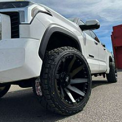 22x12 XM Rines Y Llantas 305/40/22 Gripmax RT