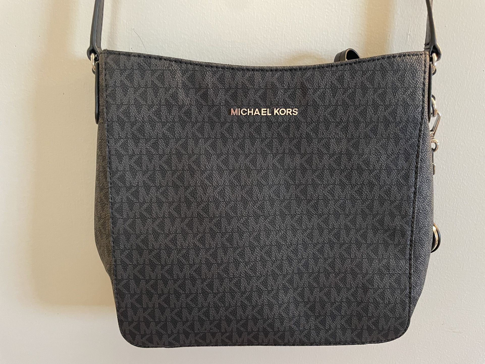 Michael Kors Messenger Bag