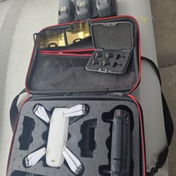 🎄🎁🎄DJI Spark Camera Drone Combo,alot Extras🎄🎁🎄
