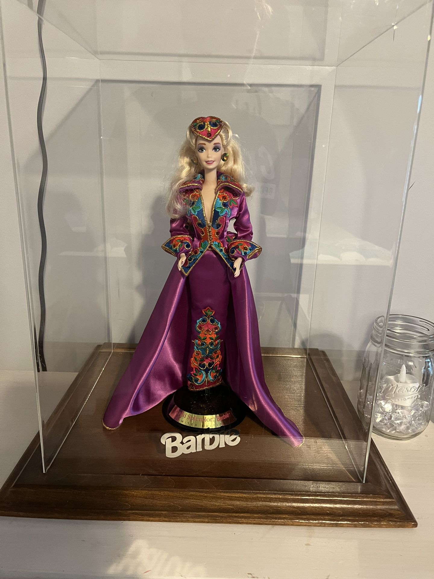 Royal Splendor Bob Mackie Porcelain Barbie for Sale in Seymour, CT - OfferUp