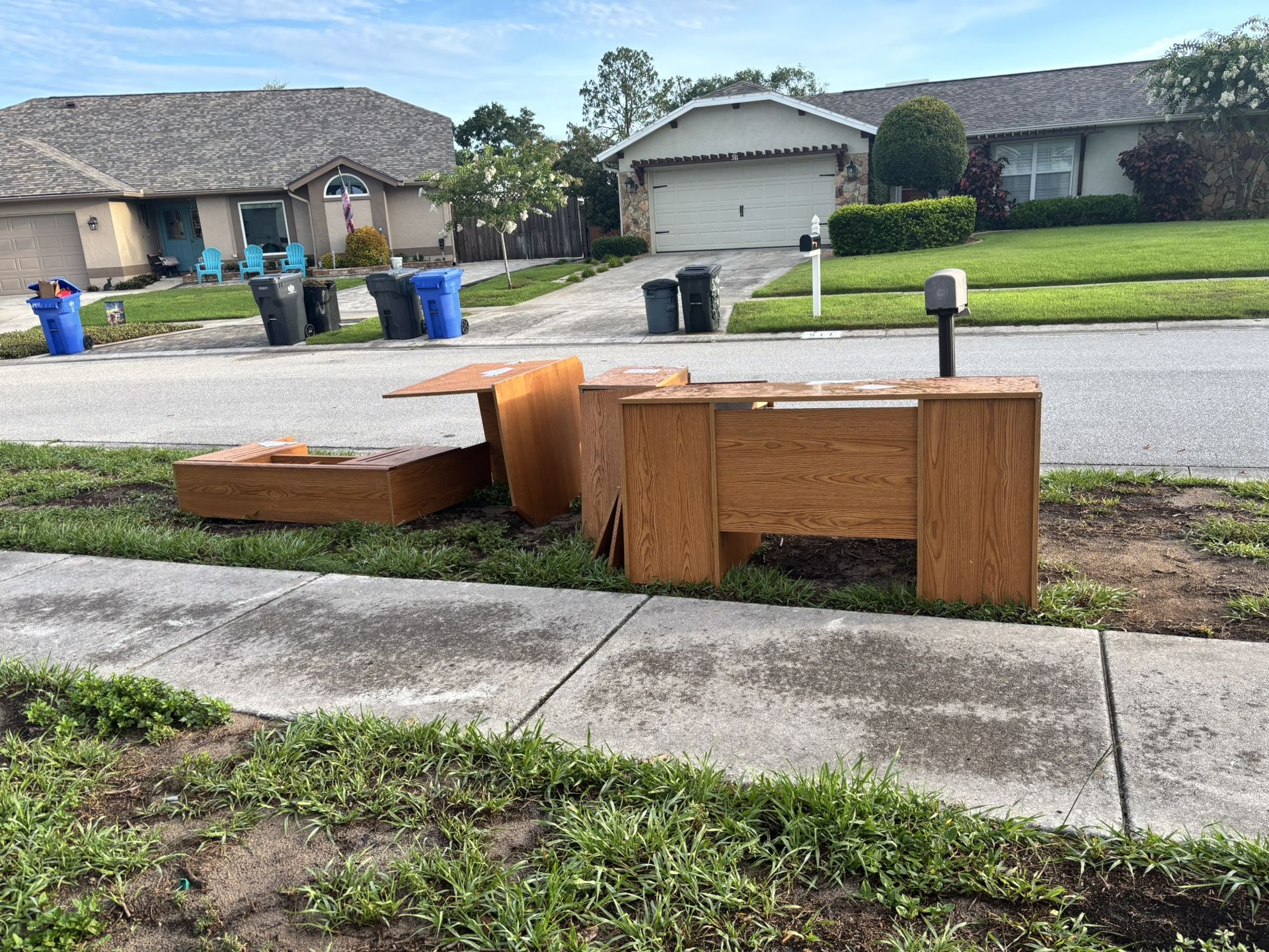 Desk Multiple Pieces Free