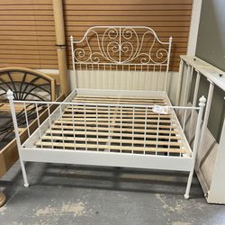 White Metal Queen Size Bed (in Store)
