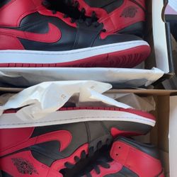 Jordan 1 Mid Banned 