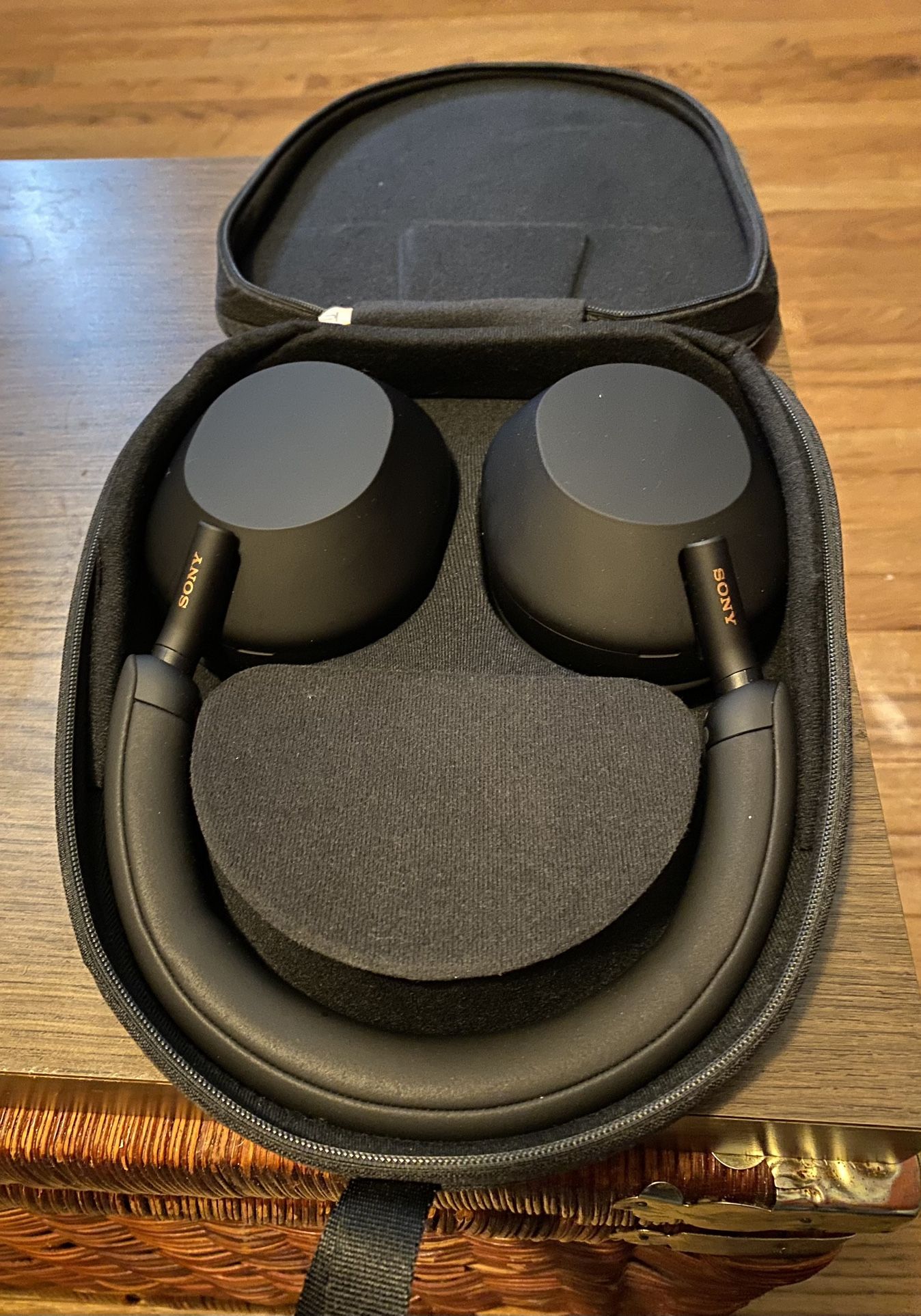 WH-1000XM5 Premium Wireless Noise Canceling Headphones - Black