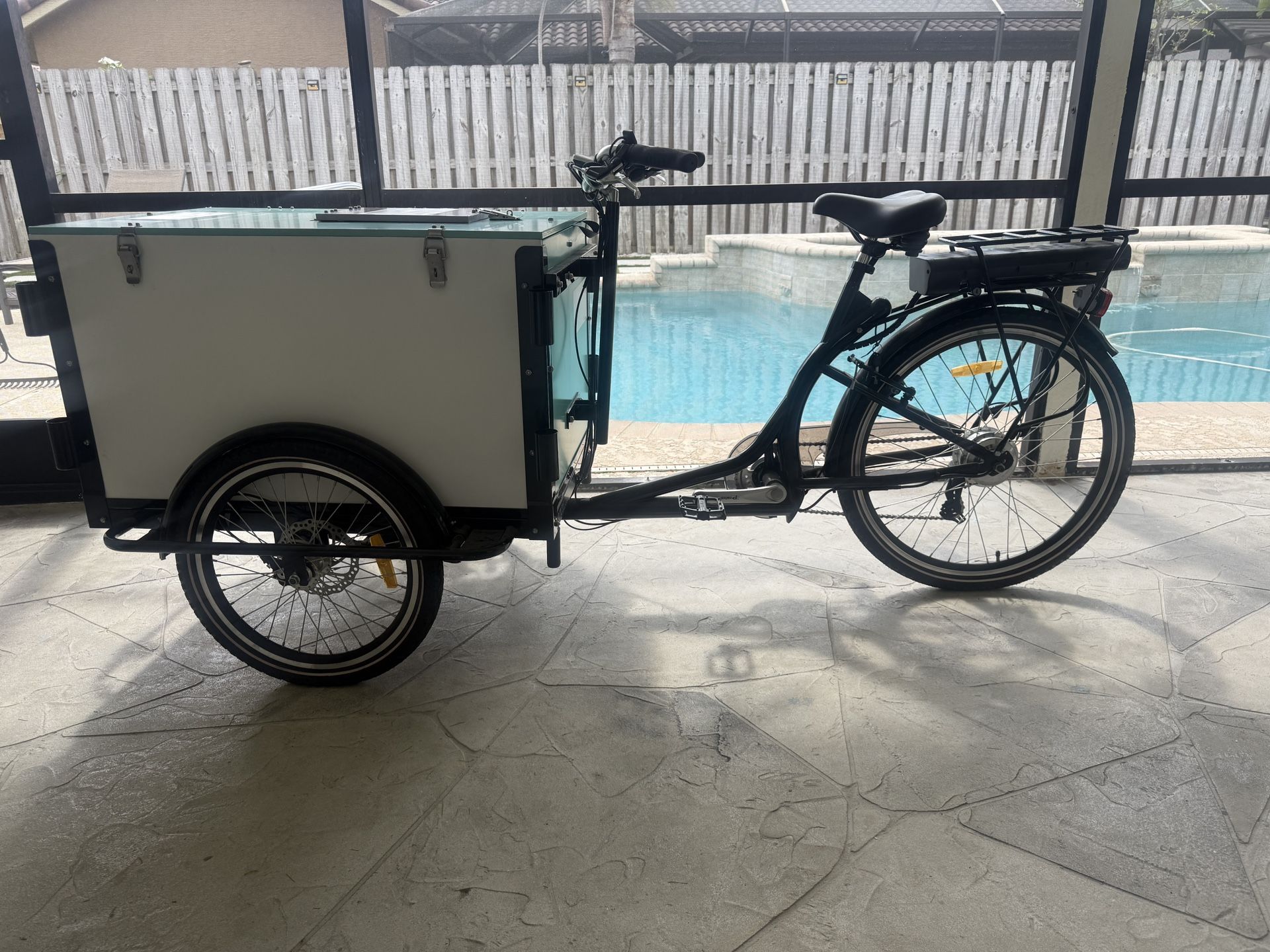 Electric Bike With Front Cooler