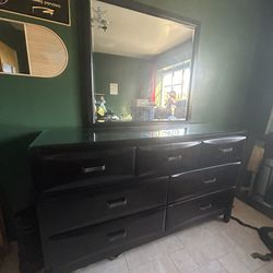 7 drawer dresser with mirror
