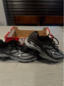 New Nike Shox Ride 2 "Light Smoke Grey/Black" – Size 10.5 (Unworn with Box